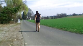 முகாமிடும் ஜோடி குஞ்சுகளில் தமது லெஸ்பியன் செக்ஸ்