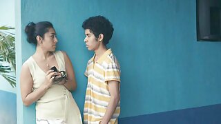 பிரான்ஸ் நாட்டைச் சேர்ந்த இளம் தம்பதிகள் நடந்து தமது செல்லும்போது காட்டில் புணர்வதை விரும்புகிறார்கள்