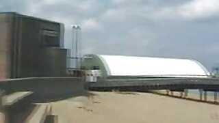 ஒரு ஆண் தனது நயன்தாரா செக்ஸ் படம் கைகளை ஒரு இளம் பிச்சின் புழையில் வைக்கிறான், அந்த பெண் குமுறுகிறாள்