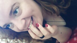 ஒரு காதலியுடன் ஒரு ஒரு வேளை பையன் மாறி மாறி டிக் உறிஞ்சி கூனி செய்கிறான்